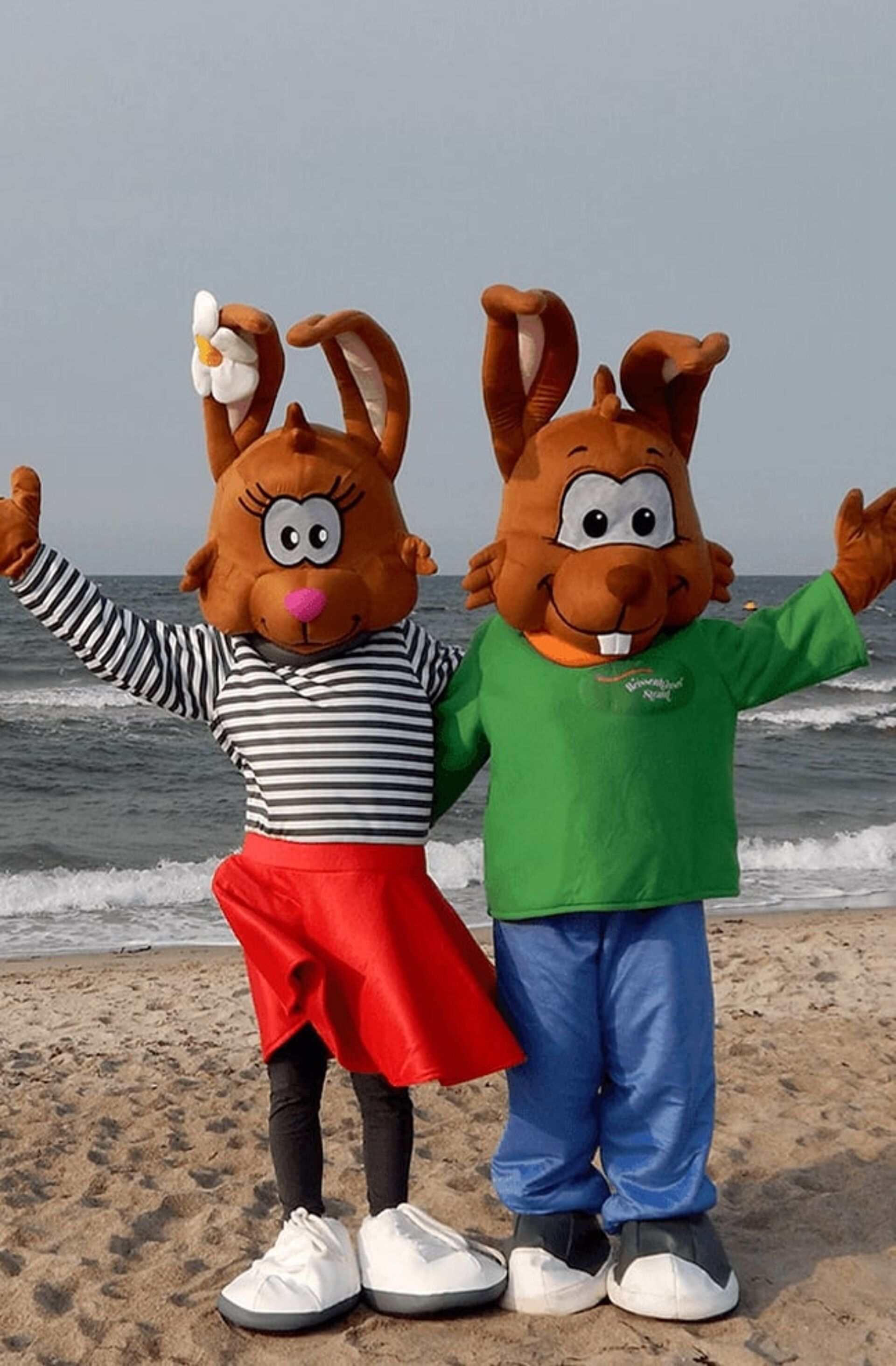 Hops and Hasi - mascots on the Weissenhäuser Strand