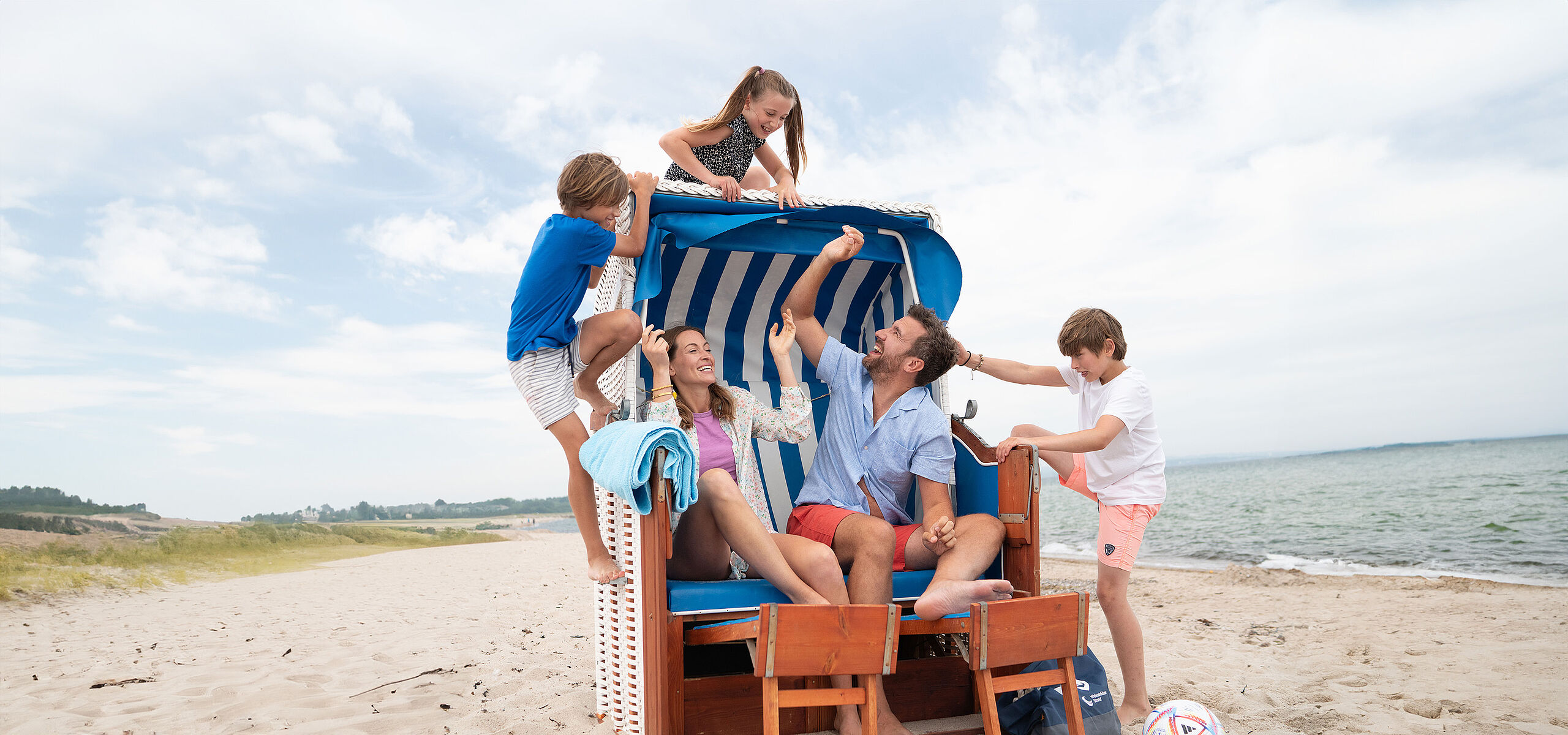 Wicker Beach Chair Special | Holiday with family at the baltic sea