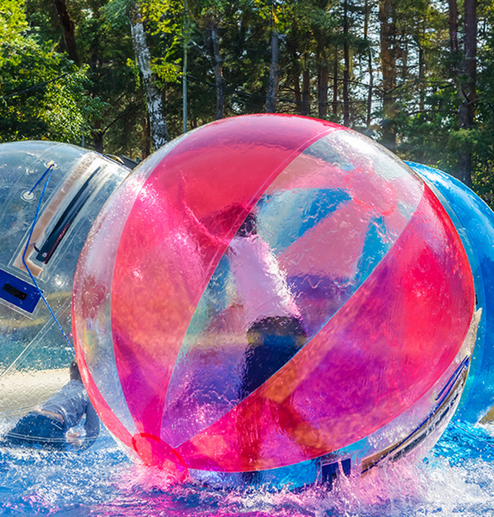 Aqua Ball - Urlaub mit der Familie im Waterpark 