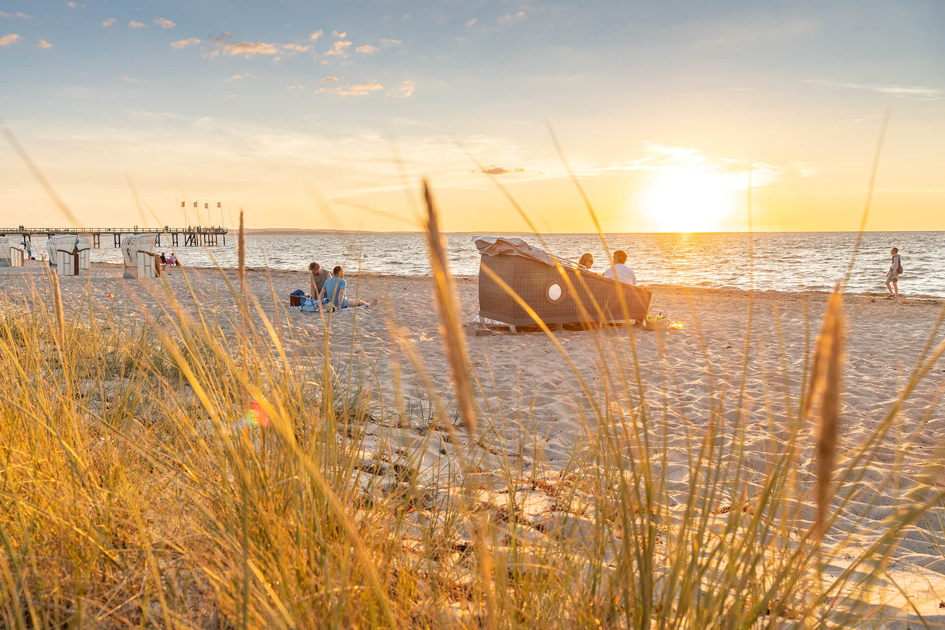 Weissenhäuser Strand Urlaub an der Ostsee: Übernachten am Strand im Schlafstrandkorb